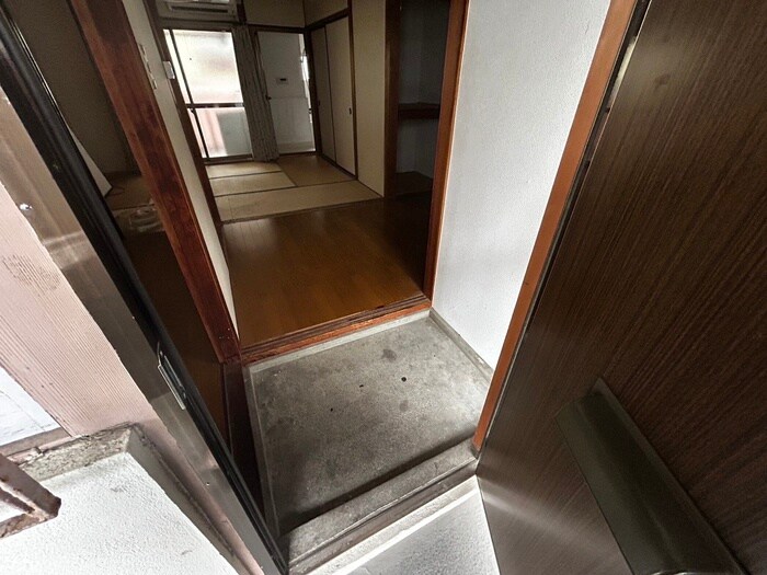 玄関 藤田荘