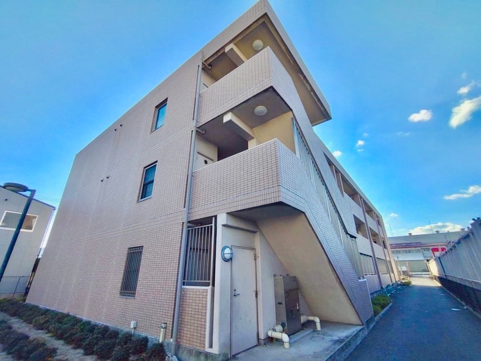 外観写真 アニメ－ト松下１号館