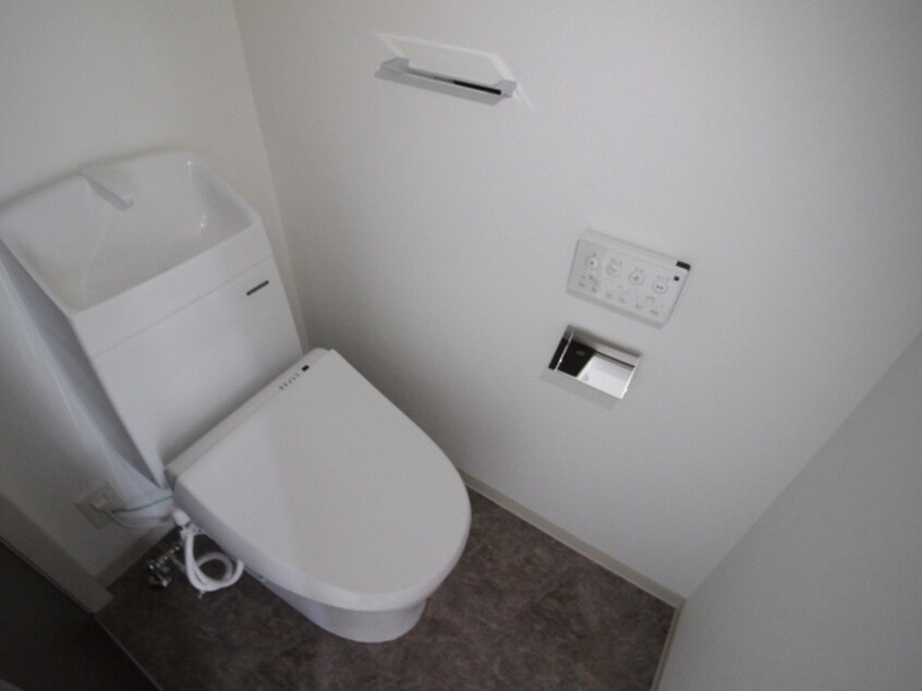 トイレ F asecia Rad