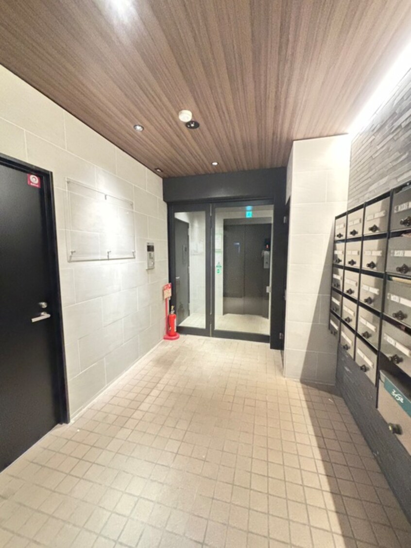 エントランス部分 エストポワ－ル堀江