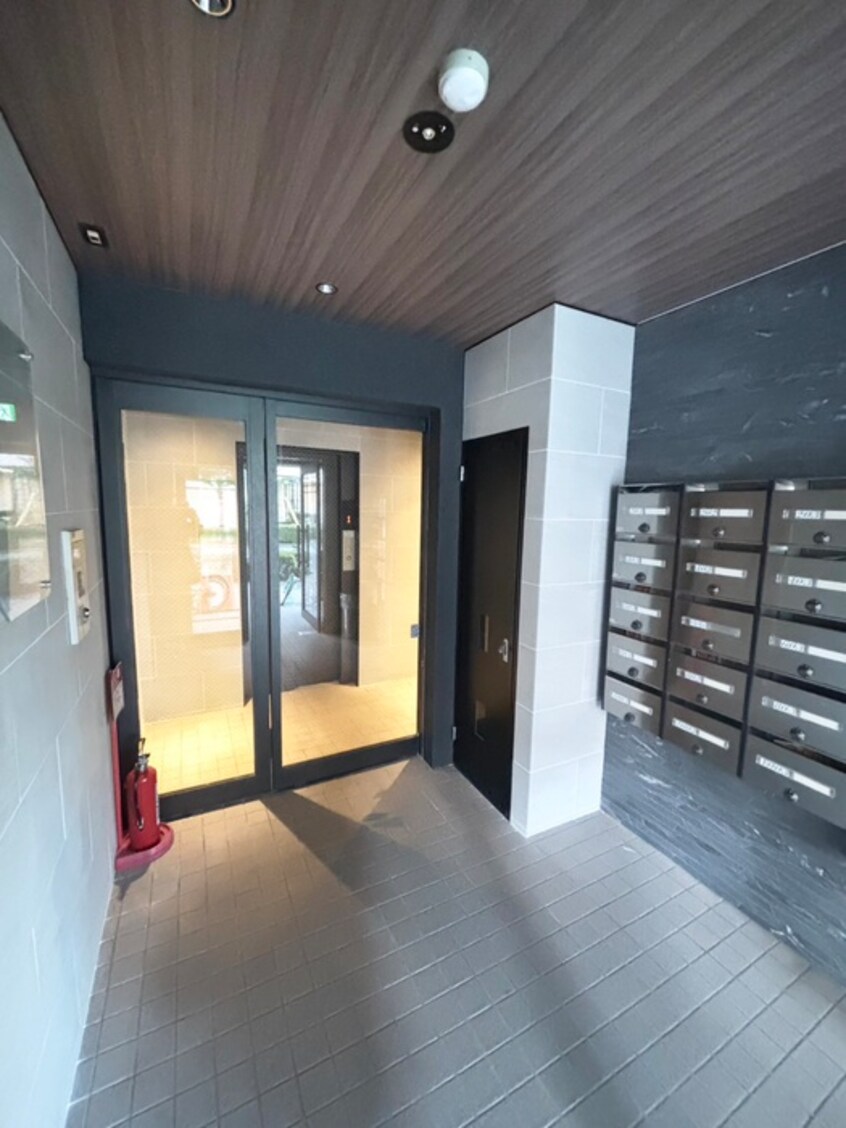 エントランス部分 エストポワ－ル堀江