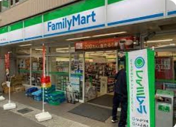 ファミリーマート東川崎町店(コンビニ)まで210m ﾌﾟﾚｻﾝｽ ﾊｰﾊﾞｰﾗﾝﾄﾞ ｱﾝﾄﾞ･ｼｰ(311)