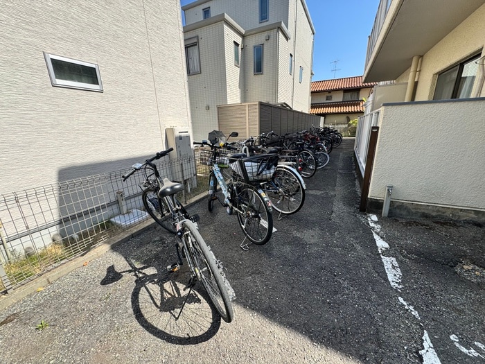 駐輪場 サンロ－レル仁川