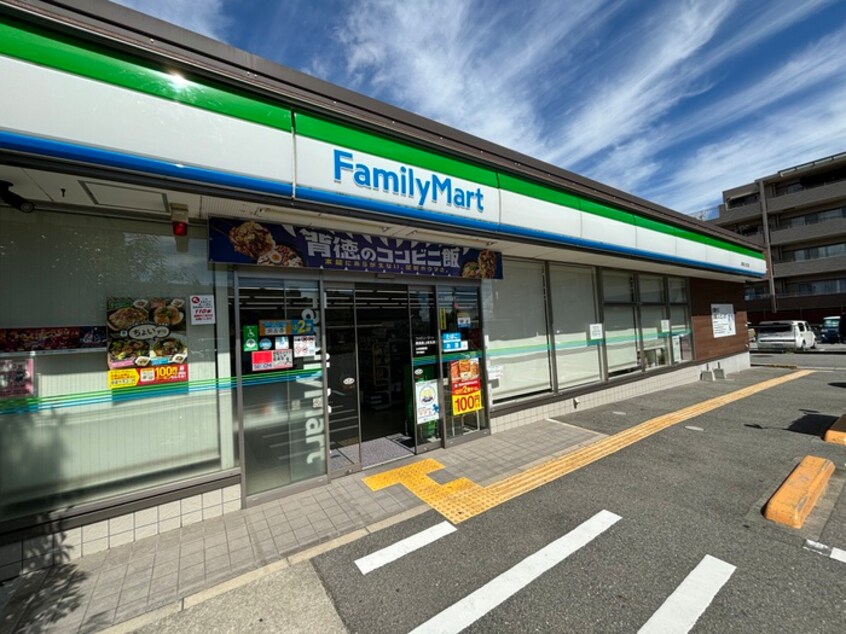 ファミリーマート(コンビニ)まで408m サンロ－レル仁川