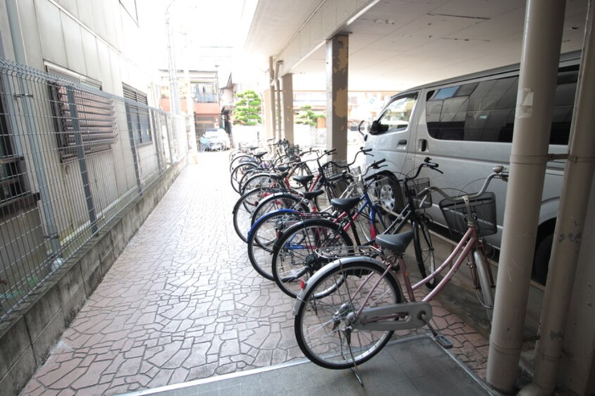 駐輪場 シャトレ下新庄