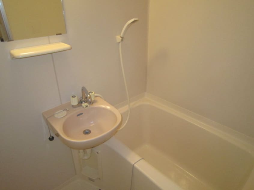 バス／シャワールーム等 クリスタルⅡ