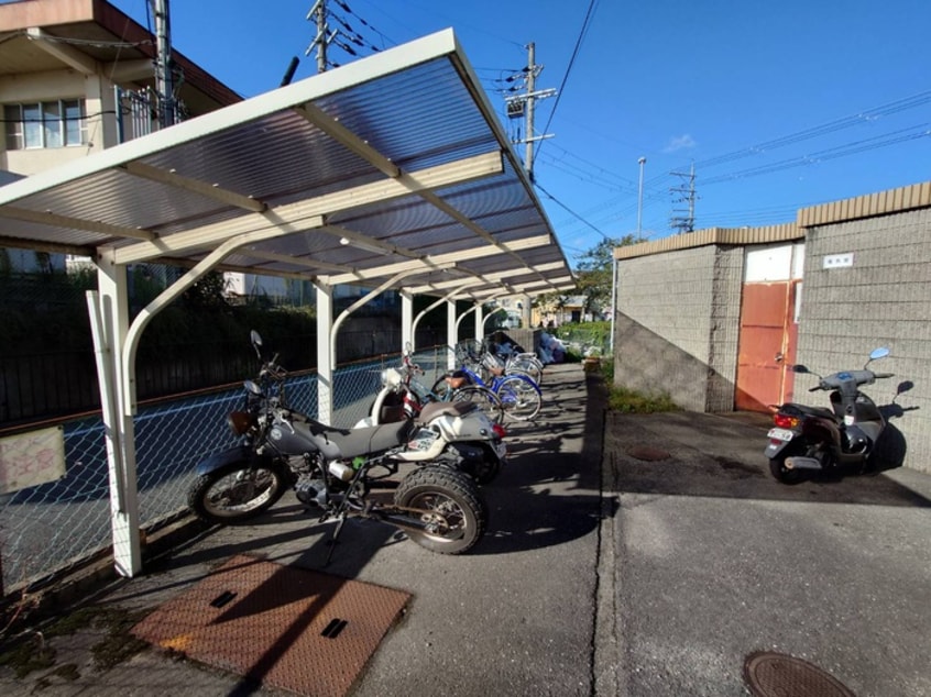 駐輪場 akademia KITAGEN