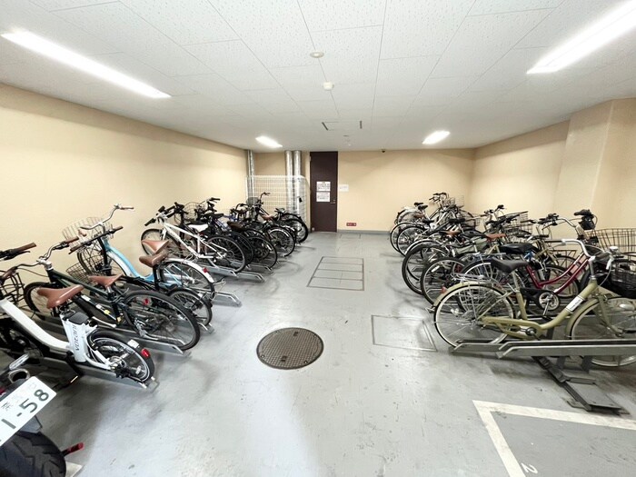 駐輪場 グランシス江坂