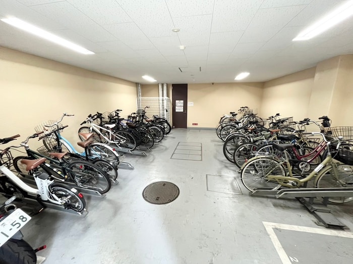 駐輪場 グランシス江坂