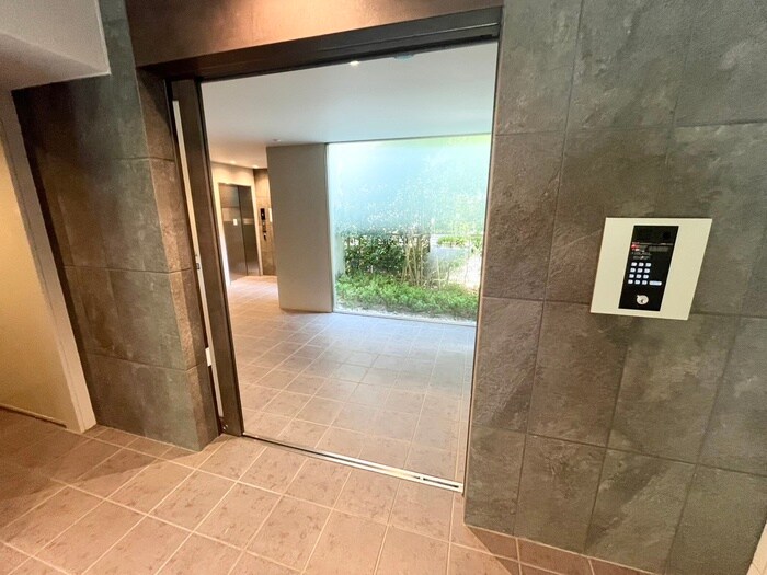 エントランス部分 ライブガーデン江坂Ⅸ