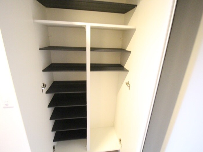 靴箱 ライブガーデン江坂Ⅸ