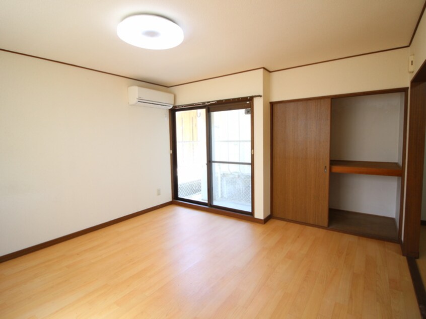 居室 リバ－サイド石橋