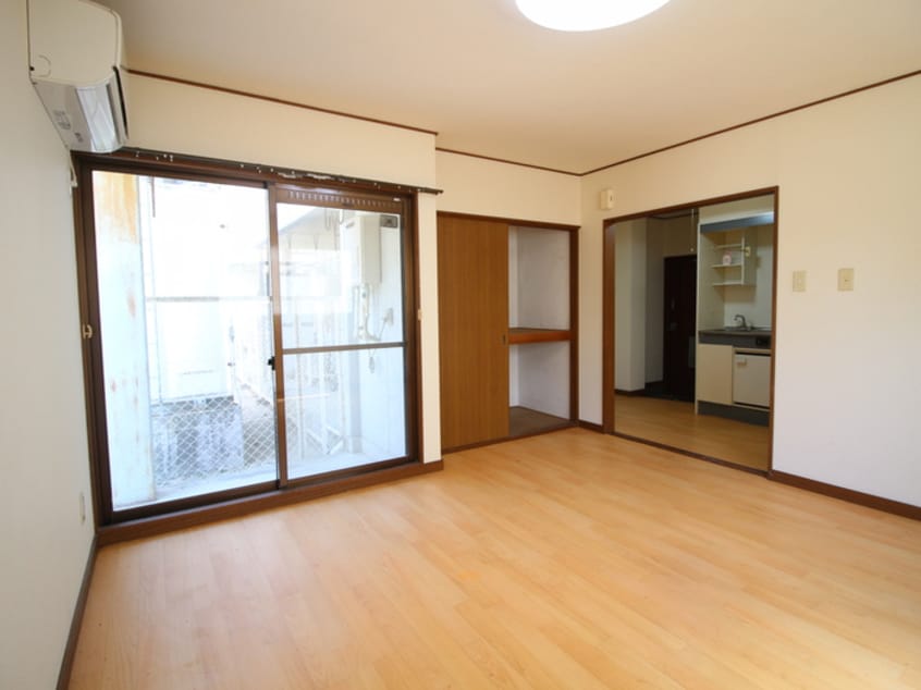 居室 リバ－サイド石橋