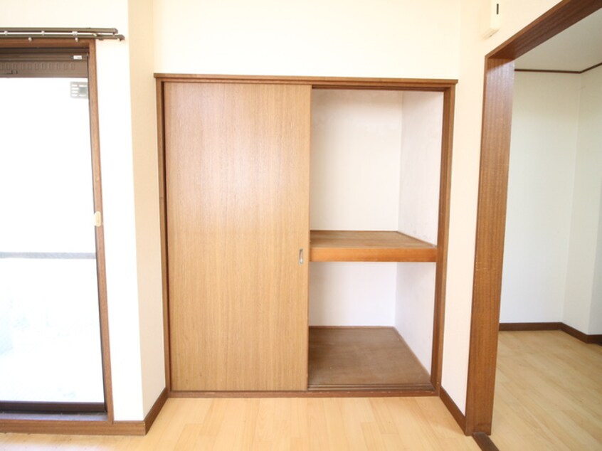 収納 リバ－サイド石橋