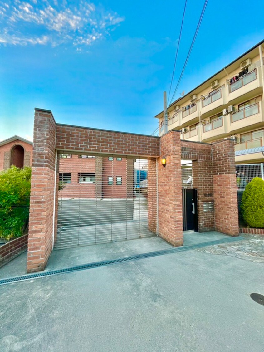 エントランス部分 カーサローゼオⅡ