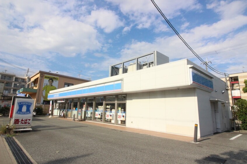 ローソン(コンビニ)まで62m ヴィラサンローズ