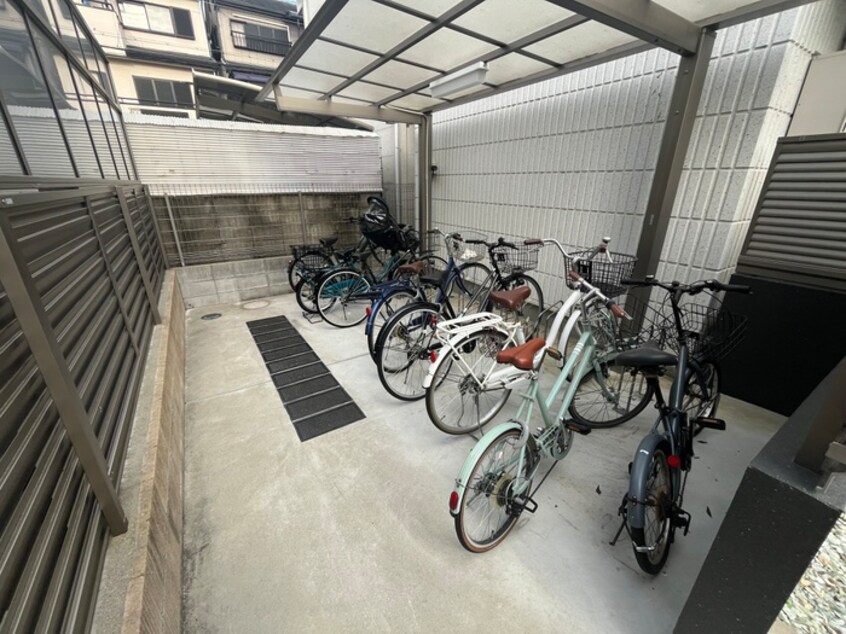 駐輪場 Maison de prado