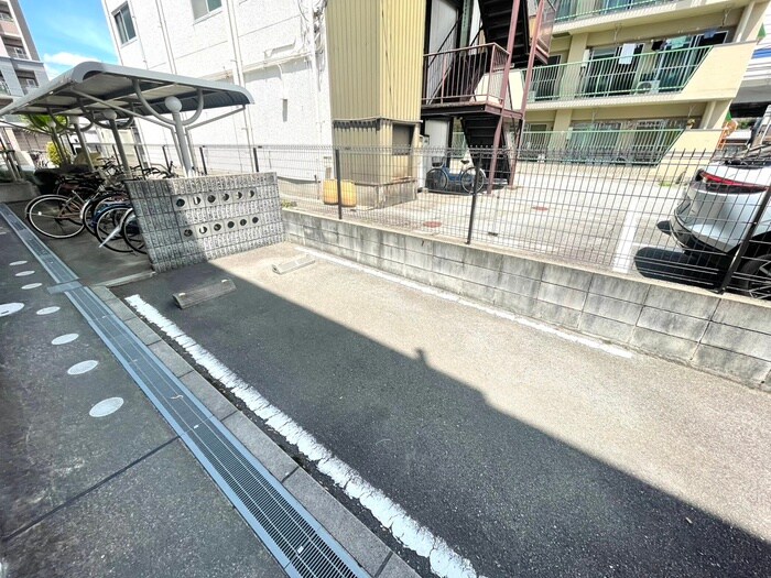 駐車場 ラッフィナ－ト　フィオ－レ