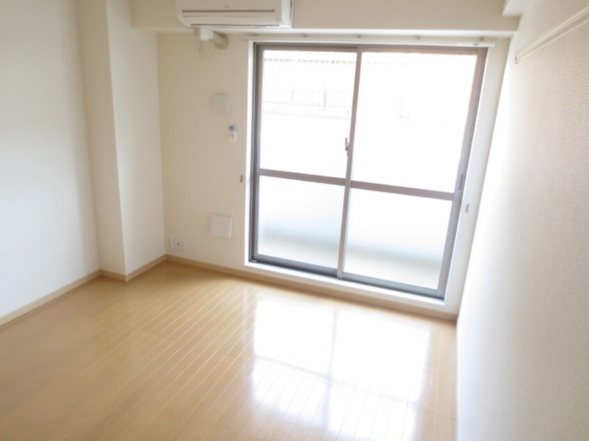 居室 ラッフィナ－ト　フィオ－レ