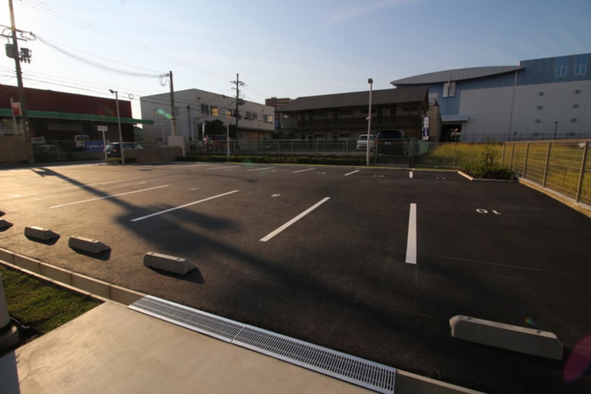 駐車場 BELLE JOIE