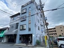 嵯峨中通ビルの外観
