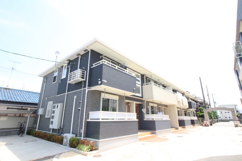 外観写真 クリスタルガ－デン　リリ－