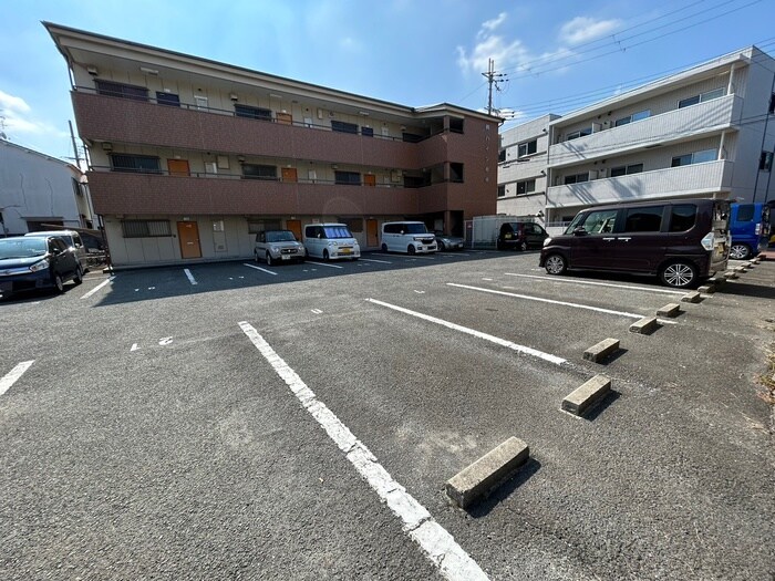 駐車場 岡ハイツ北棟