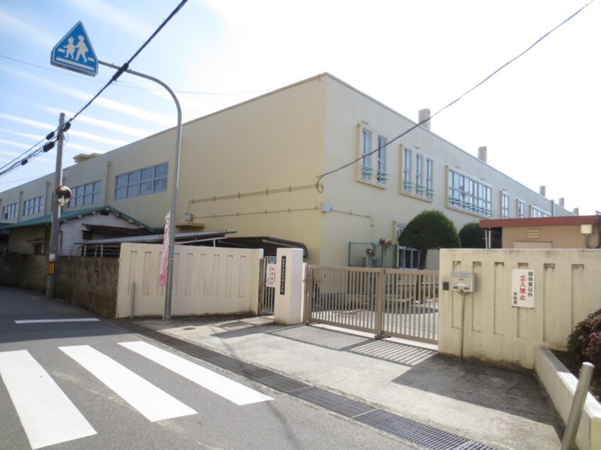 松原南小学校(小学校)まで190m 岡ハイツ北棟