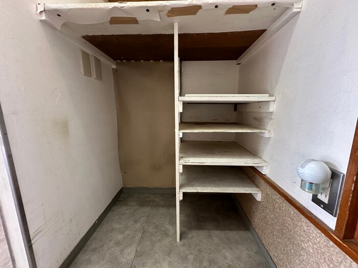 靴箱 総持寺駅前貸家