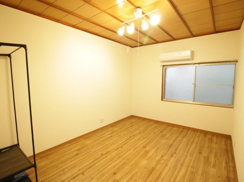 居室 霞ケ丘貸家