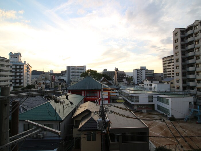 室内からの展望 ラフィ－ネ伊丹Ⅱ