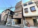 シャルム十三の外観