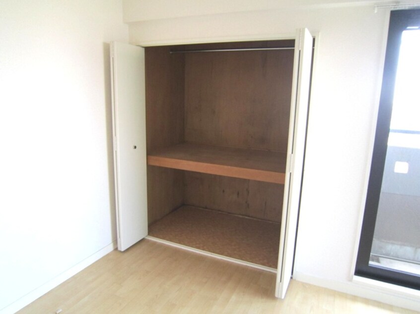 収納 イ－リス武庫之荘