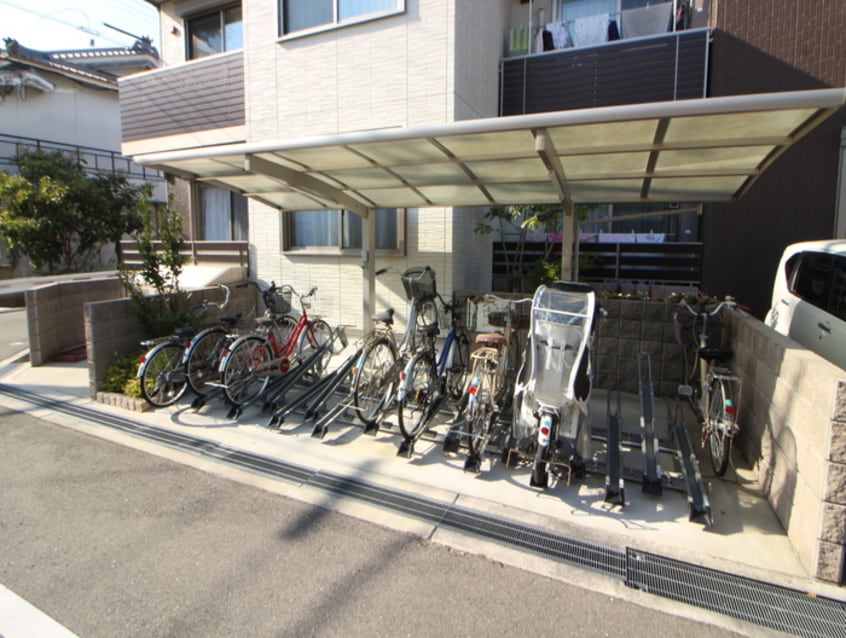 駐輪場 トマ・ブルーム