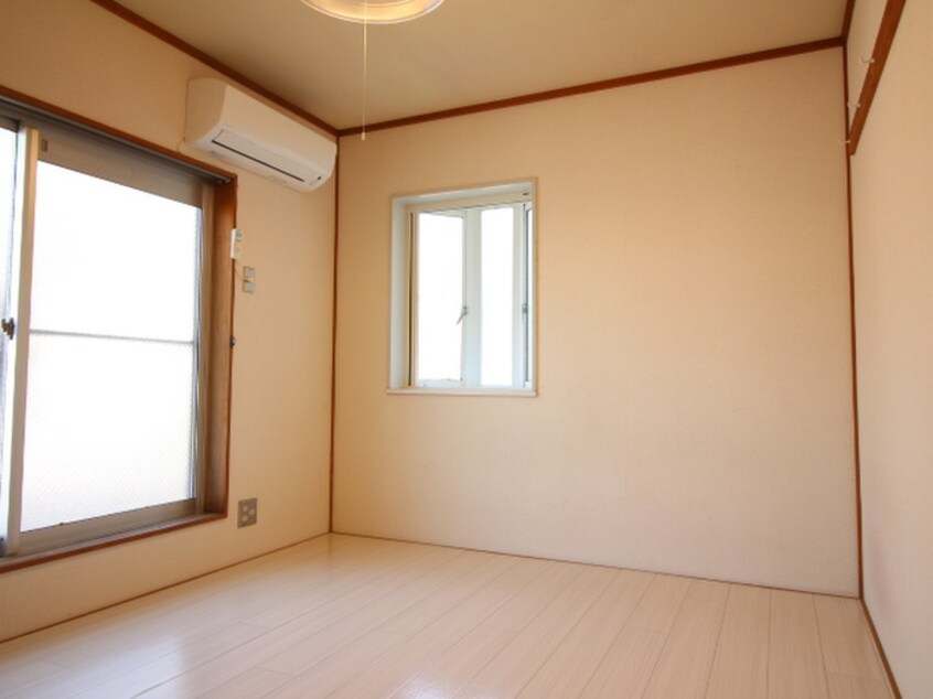 居室 ガーネット哲学道