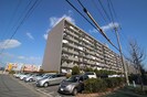 労住まきのハイツ一号棟（506）の外観