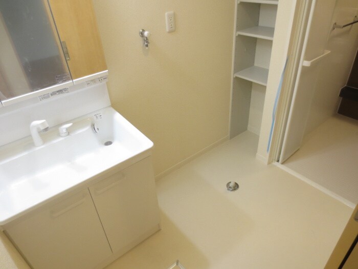 洗濯機置場 ｼｬｰﾒｿﾞﾝ北本町