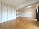 居室 ﾆﾁﾓｸﾞﾘ-ﾝﾀｳﾝ10番館(815)