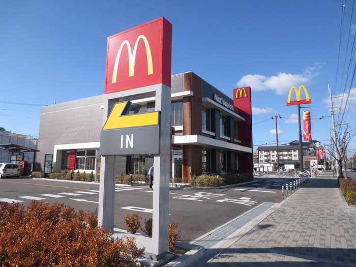 マクドナルド(ファストフード)まで870m ﾆﾁﾓｸﾞﾘ-ﾝﾀｳﾝ10番館(815)