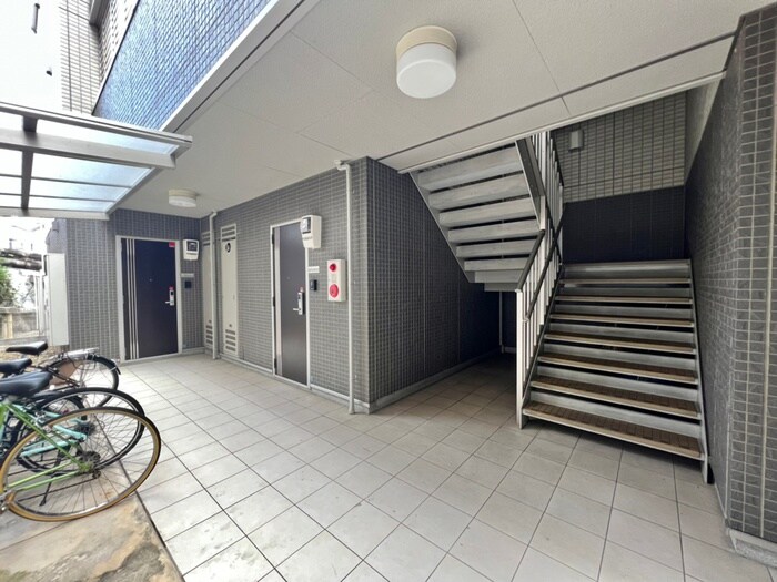 エントランス部分 Ｄ－ｒｏｏｍ高羽
