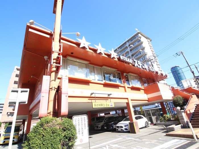 ステーキガスト(その他飲食（ファミレスなど）)まで811m Luxe海老江Ⅱ