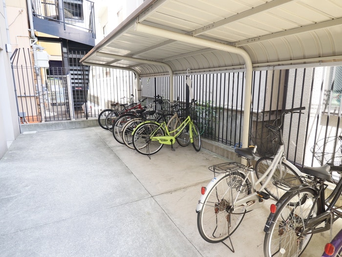 駐輪場 アスライフ湊川公園