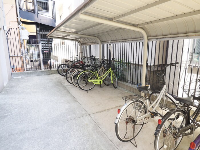 駐輪場 アスライフ湊川公園