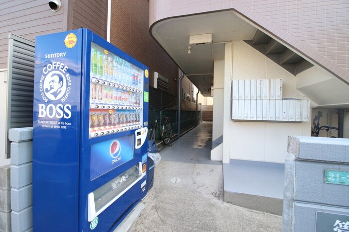 エントランス部分 パ－クサイド平野