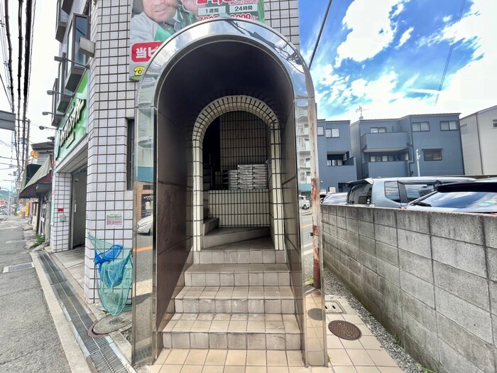 エントランス部分 オーナーズマンション鉢塚