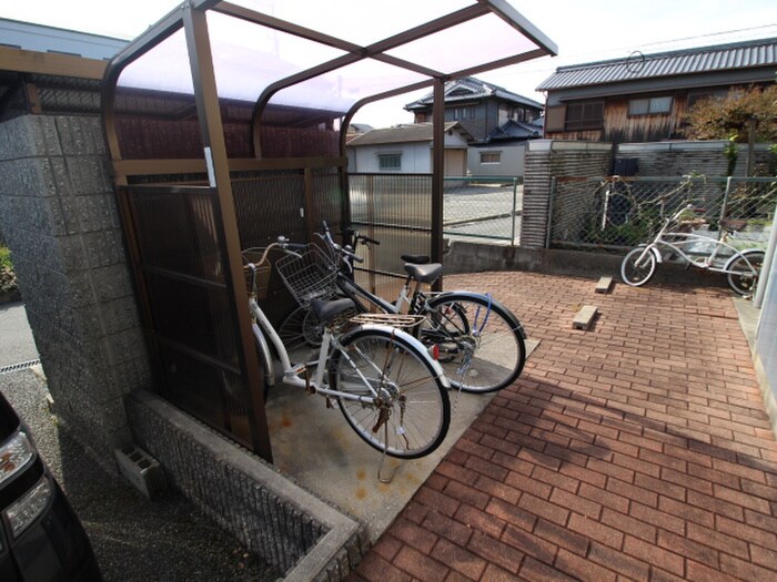 駐輪場 東ハイツ宝塚