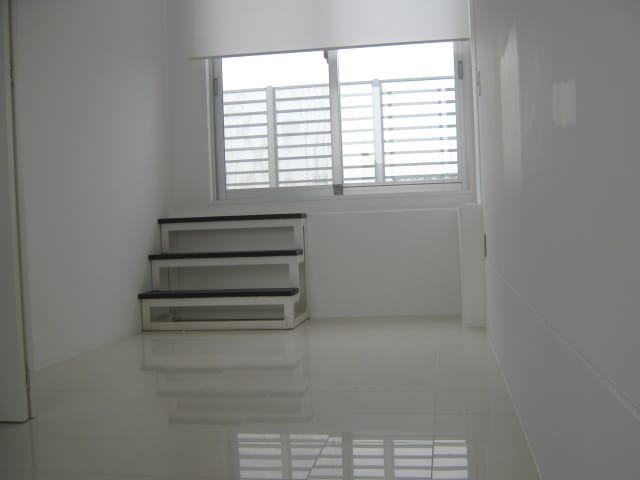 居室 ユーレジデンス弁天町