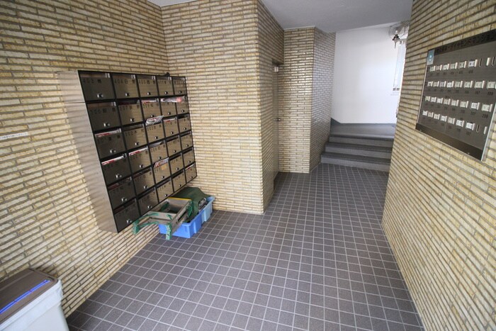 エントランス部分 緑地公園第一ﾀﾞｲﾔﾓﾝﾄﾞﾏﾝｼｮﾝ(401)