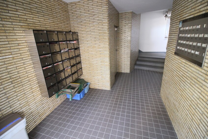 エントランス部分 緑地公園第一ﾀﾞｲﾔﾓﾝﾄﾞﾏﾝｼｮﾝ(401)