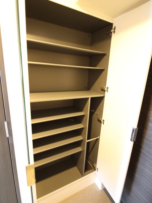 靴箱 ﾌﾟﾚｻﾝｽ新大阪ｲｵﾘｱ(902)